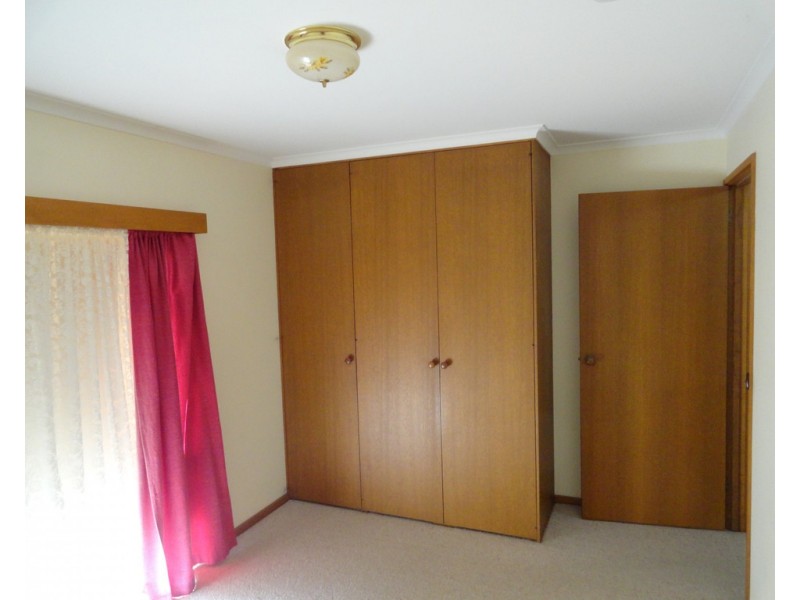 2/14 Huon-Kiewa Road, Tangambalanga VIC 3691