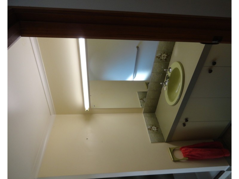 2/14 Huon-Kiewa Road, Tangambalanga VIC 3691