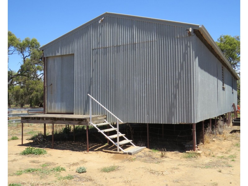 894 STUD PARK ROAD, Deniliquin NSW 2710