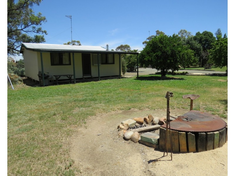 894 STUD PARK ROAD, Deniliquin NSW 2710