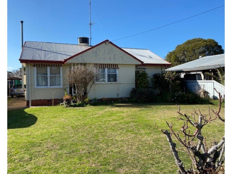 21 Walter Street, Finley NSW 2713