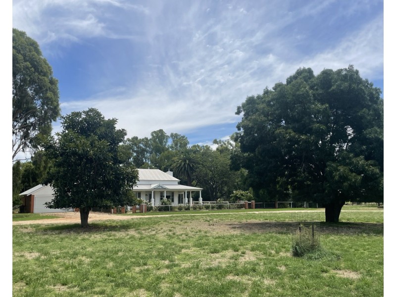 82 (RMB 2070) Pine lodge Rd, Tocumwal NSW 2714