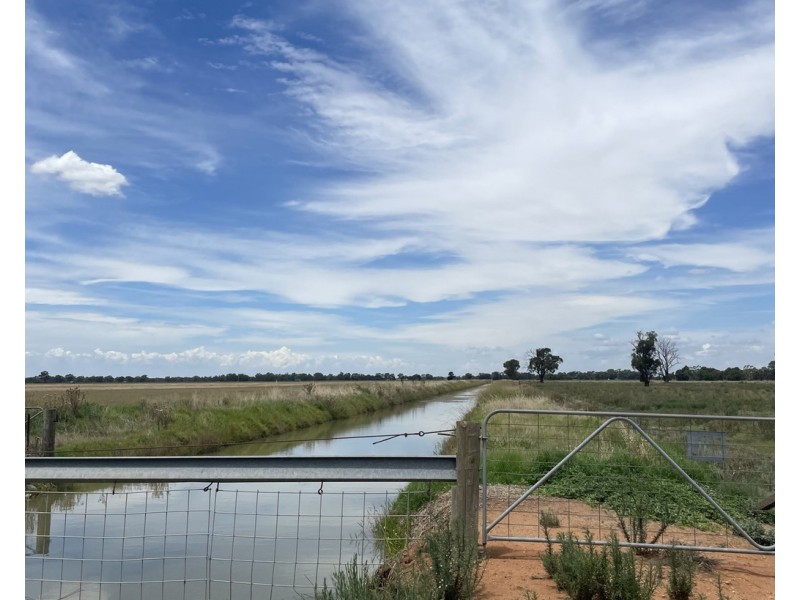 82 (RMB 2070) Pine lodge Rd, Tocumwal NSW 2714