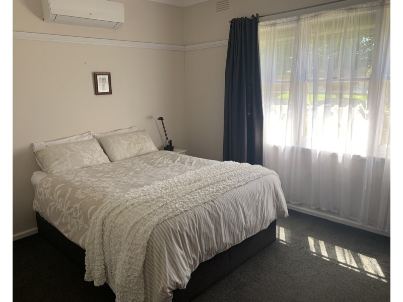 40 Hampden Street, Finley NSW 2713