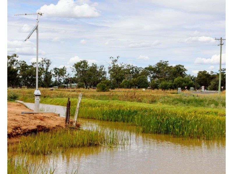 74 Pine Lodge Road, Tocumwal NSW 2714