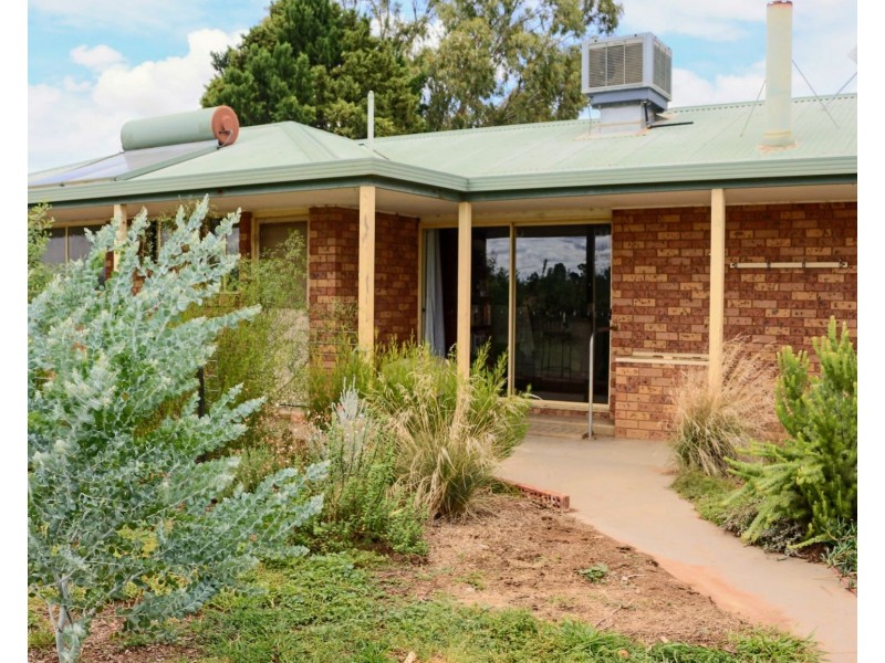 74 Pine Lodge Road, Tocumwal NSW 2714