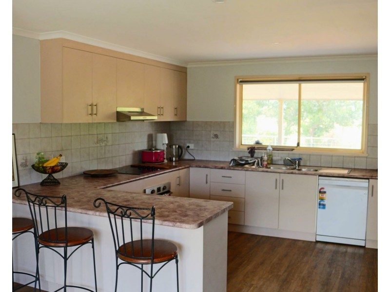 74 Pine Lodge Road, Tocumwal NSW 2714