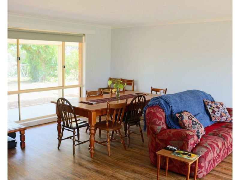 74 Pine Lodge Road, Tocumwal NSW 2714