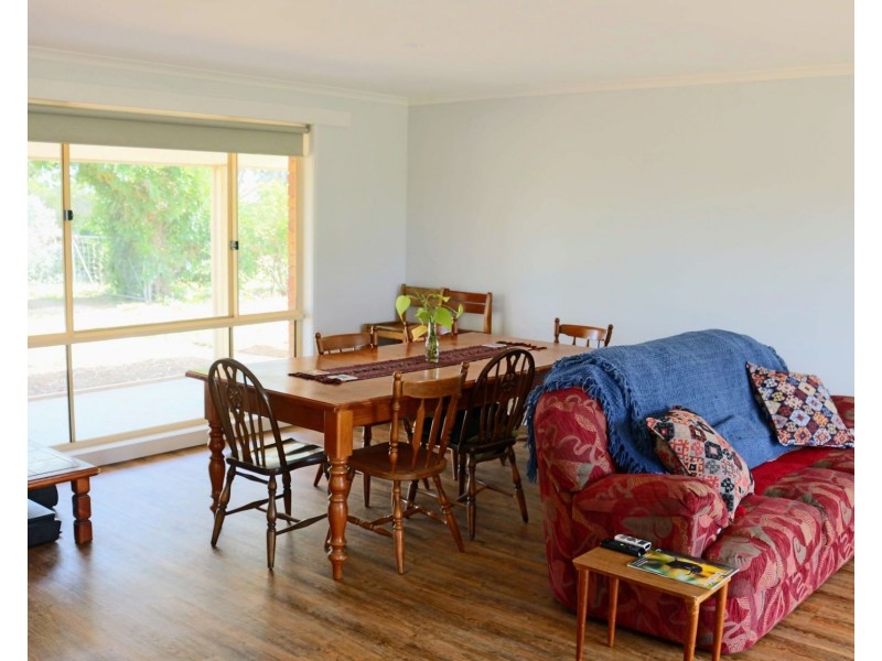 74 Pine Lodge Road, Tocumwal NSW 2714