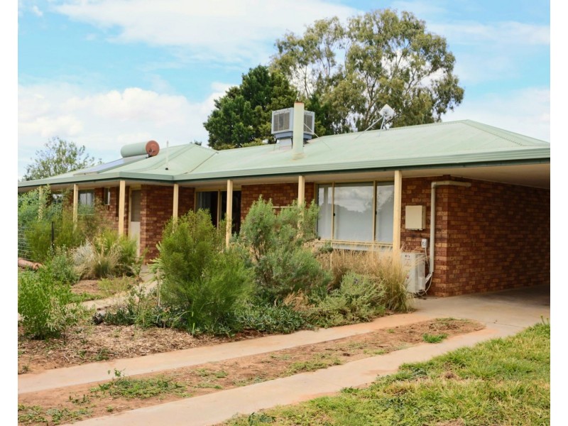74 Pine Lodge Road, Tocumwal NSW 2714