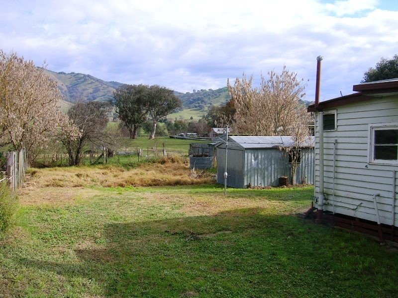 18 Shelley Road, Walwa VIC 3709
