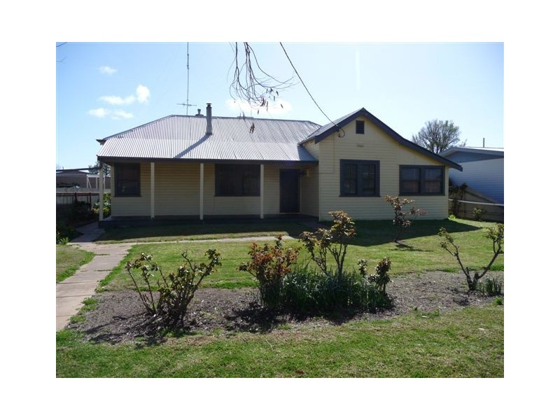 27 Coreen Street, Jerilderie NSW 2716