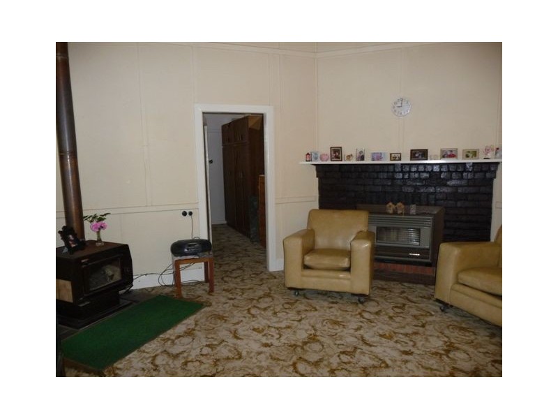 27 Coreen Street, Jerilderie NSW 2716