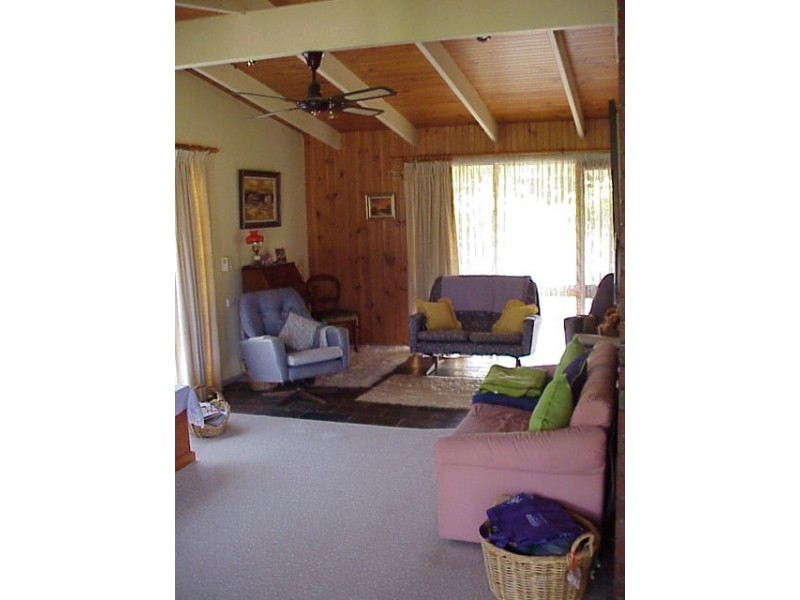 9 Braeside Court, Tawonga South VIC 3698