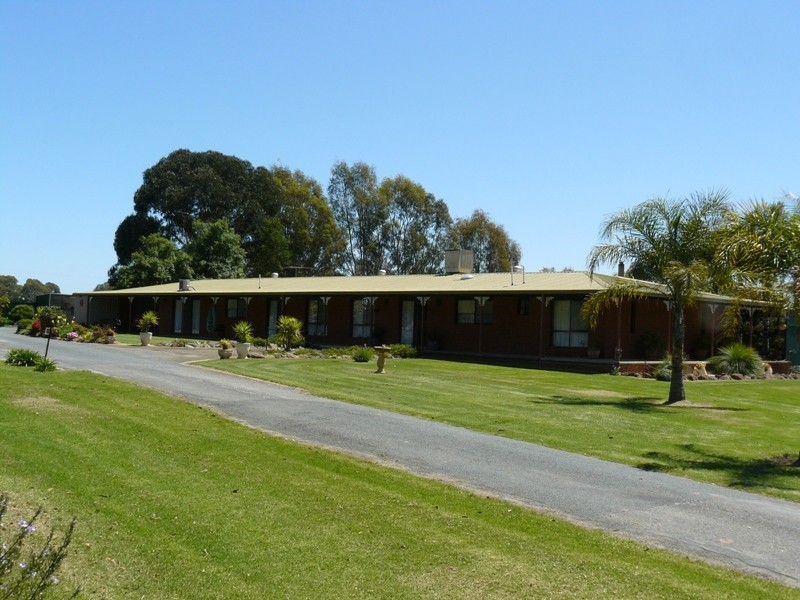 19 Moss Road Barnawartha North via, Wodonga VIC 3690