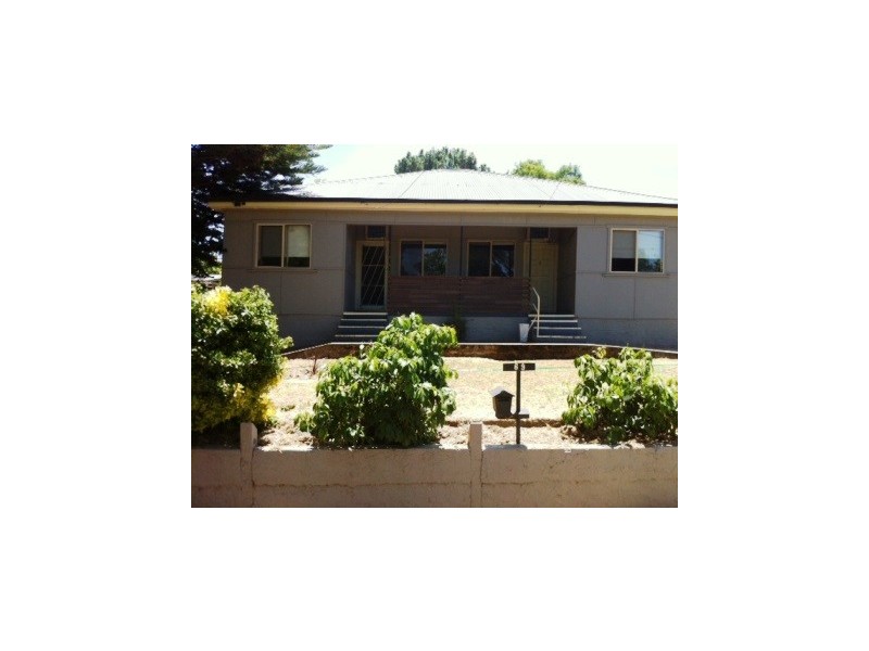 69 Melbourne Street, Narrandera NSW 2700