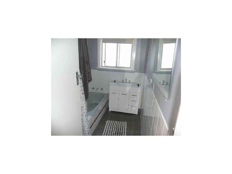 69 Melbourne Street, Narrandera NSW 2700