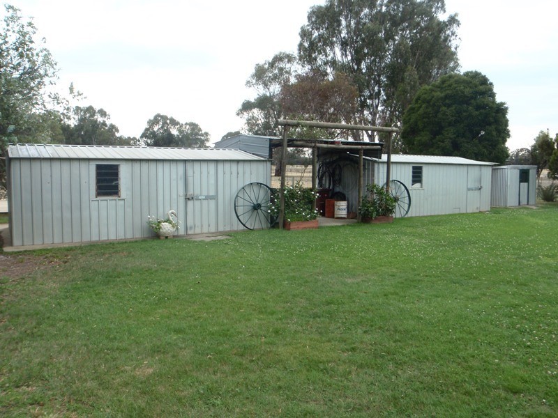 118 Boggy Creek Road, Deniliquin NSW 2710