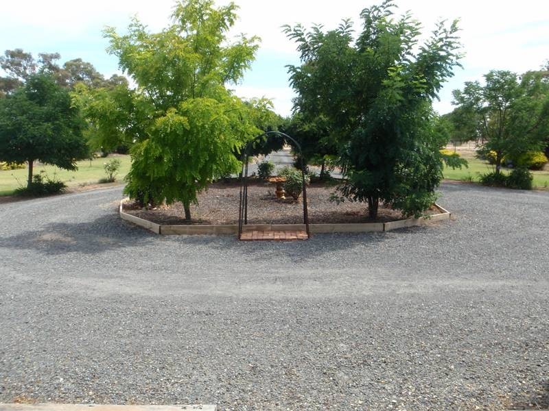 1 Walliston Road, Deniliquin NSW 2710