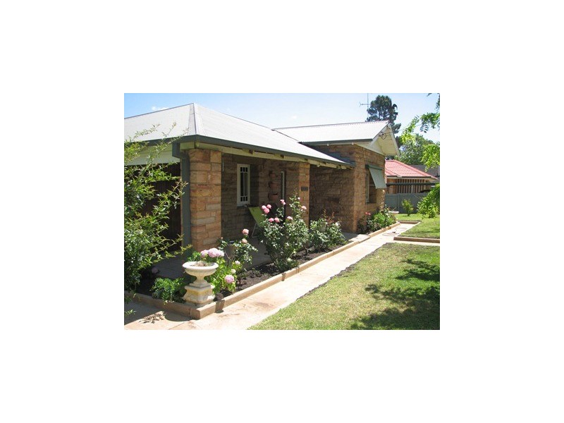 28 Douglas, Narrandera NSW 2700