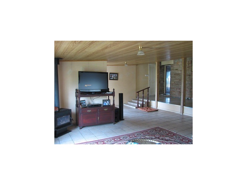 28 Douglas, Narrandera NSW 2700