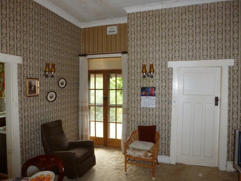 115 EDWARD ST, Young NSW 2594