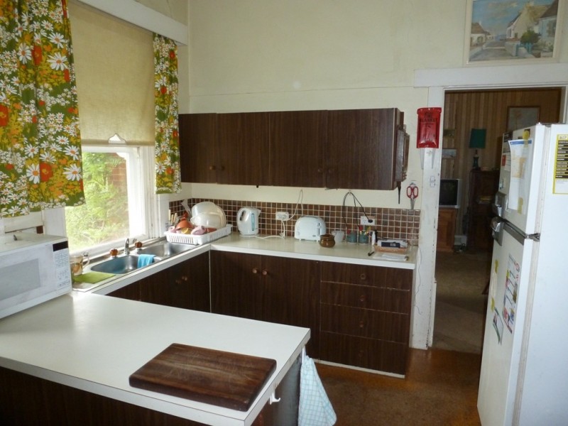 115 EDWARD ST, Young NSW 2594