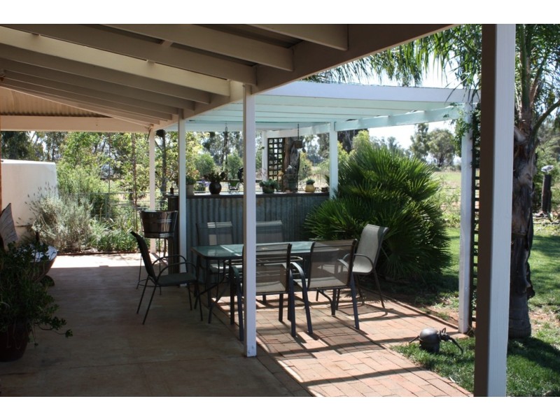 70 Ashbridge Road, Ganmain NSW 2702
