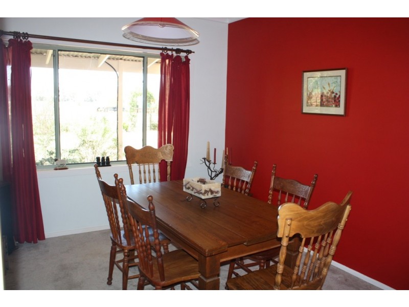 70 Ashbridge Road, Ganmain NSW 2702