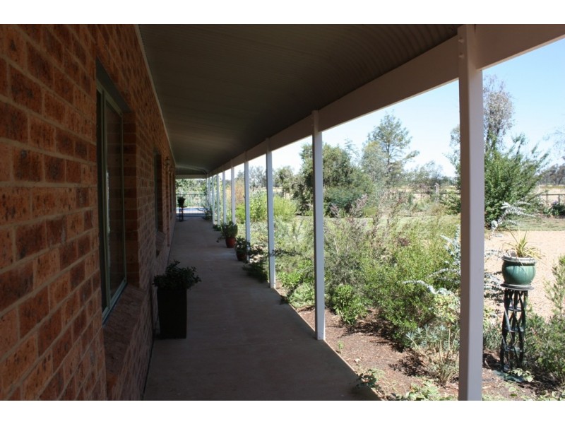 70 Ashbridge Road, Ganmain NSW 2702