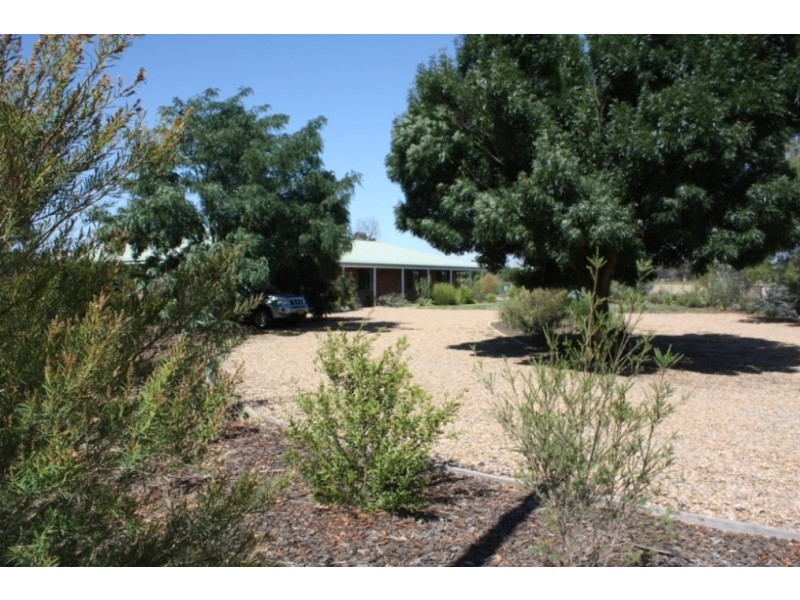 70 Ashbridge Road, Ganmain NSW 2702