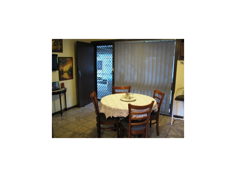 16 Chantilly, Narrandera NSW 2700