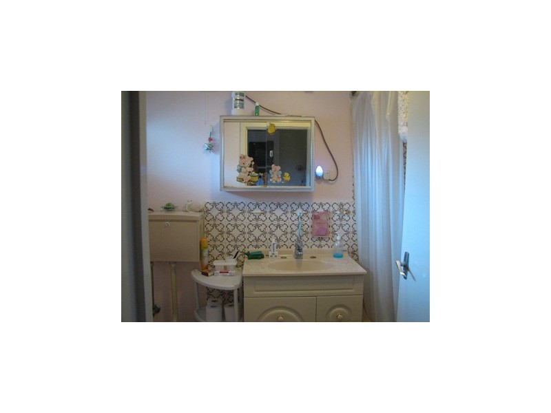 16 Chantilly, Narrandera NSW 2700