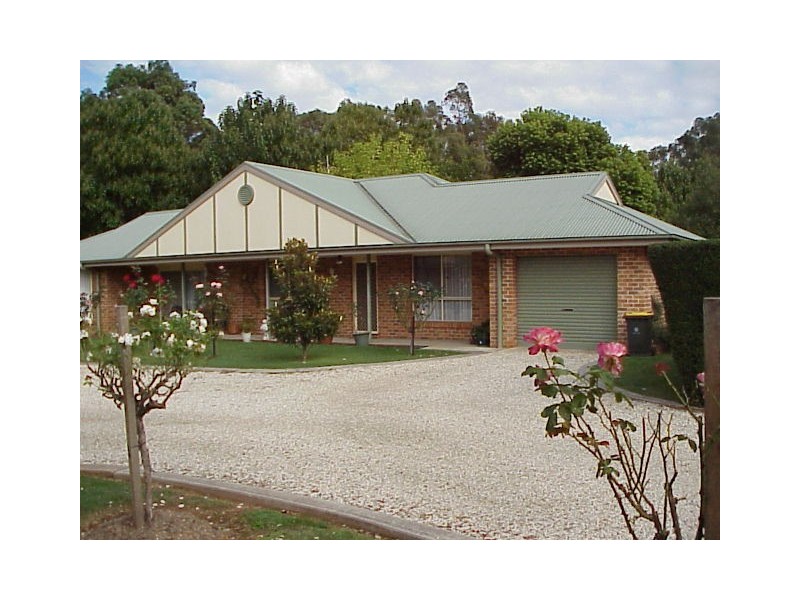 Unit 2, 6A-8 Gavan Street, Bright VIC 3741