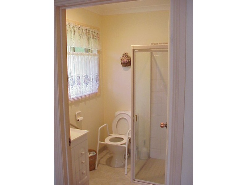 Unit 2, 6A-8 Gavan Street, Bright VIC 3741