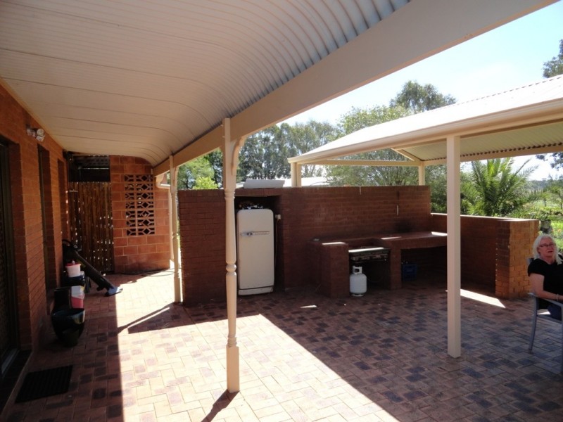 225 Spring Drive, Corowa NSW 2646