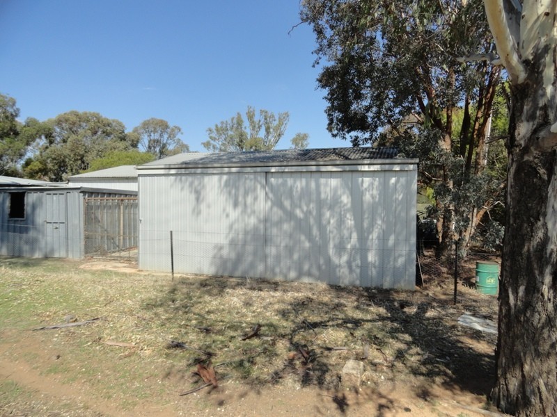 225 Spring Drive, Corowa NSW 2646
