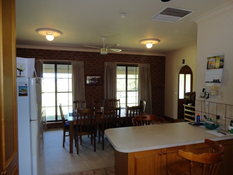 225 Spring Drive, Corowa NSW 2646