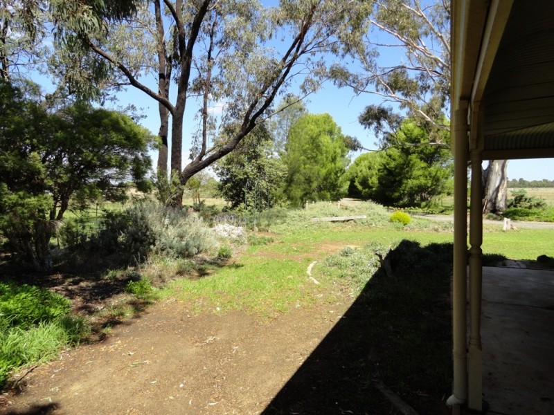 225 Spring Drive, Corowa NSW 2646