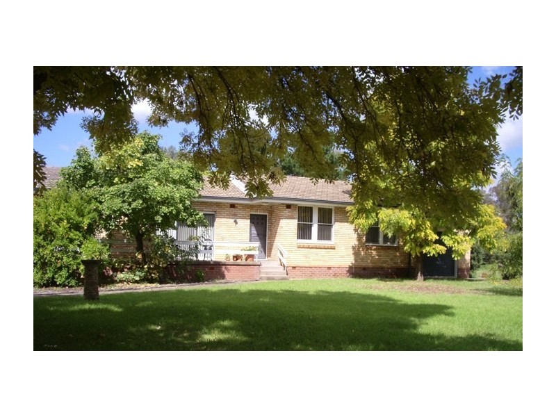 4 Poole Street, Cootamundra NSW 2590