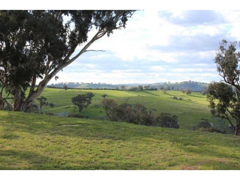- Woodville road, Crookwell NSW 2583