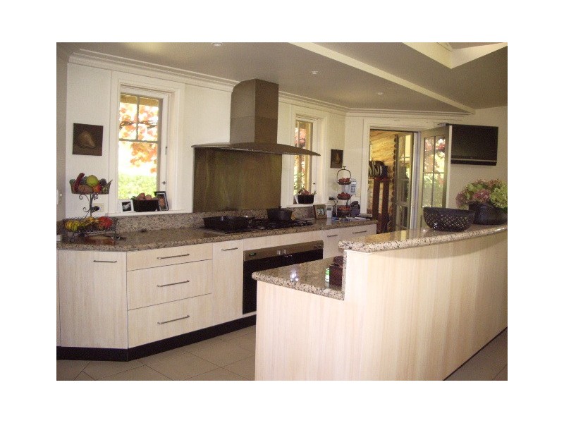 - Woodville road, Crookwell NSW 2583