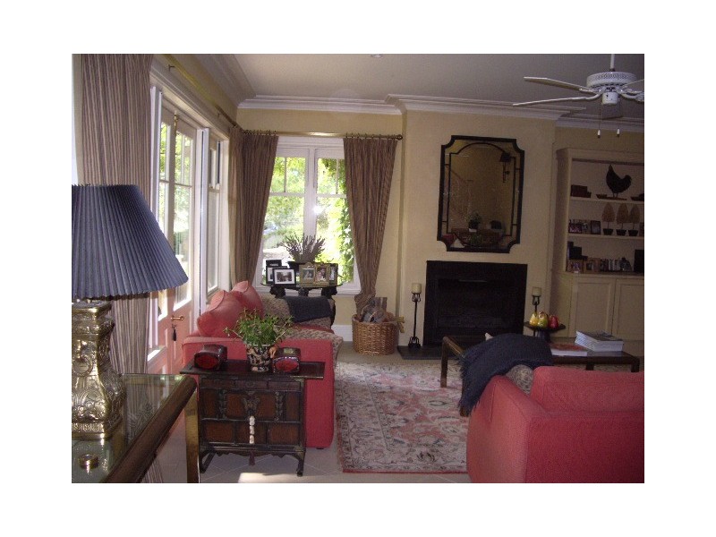- Woodville road, Crookwell NSW 2583