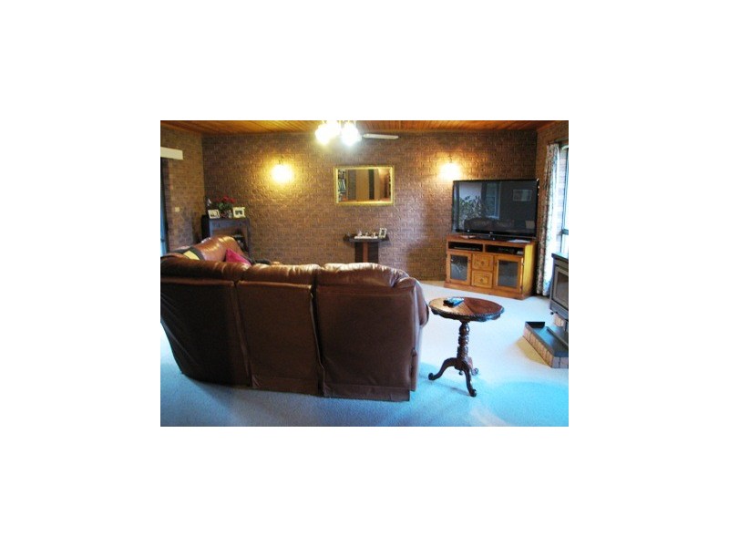 5 Bells Road, Narrandera NSW 2700