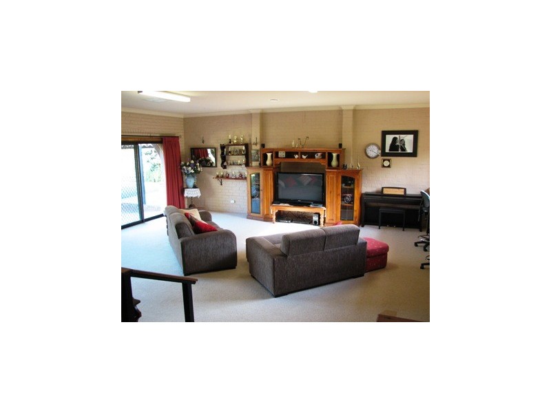 5 Bells Road, Narrandera NSW 2700