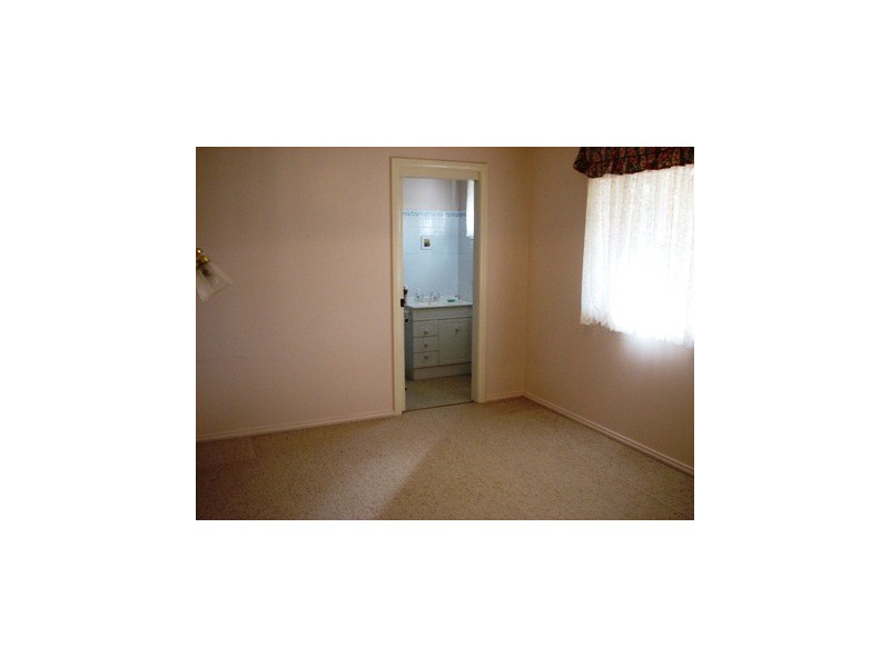 77 Adams, Narrandera NSW 2700