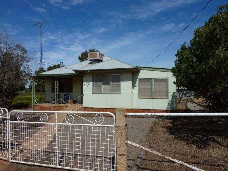 300 Mandalay Road, Narrandera NSW 2700