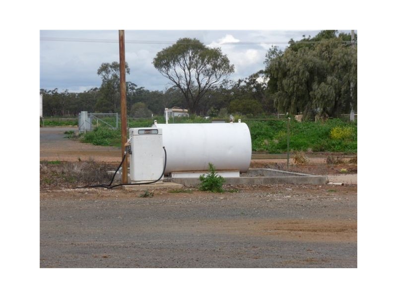 24 Collins Street, Hillston NSW 2675