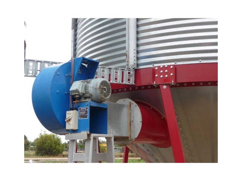 24 Collins Street, Hillston NSW 2675