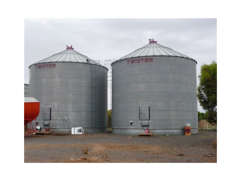 24 Collins Street, Hillston NSW 2675